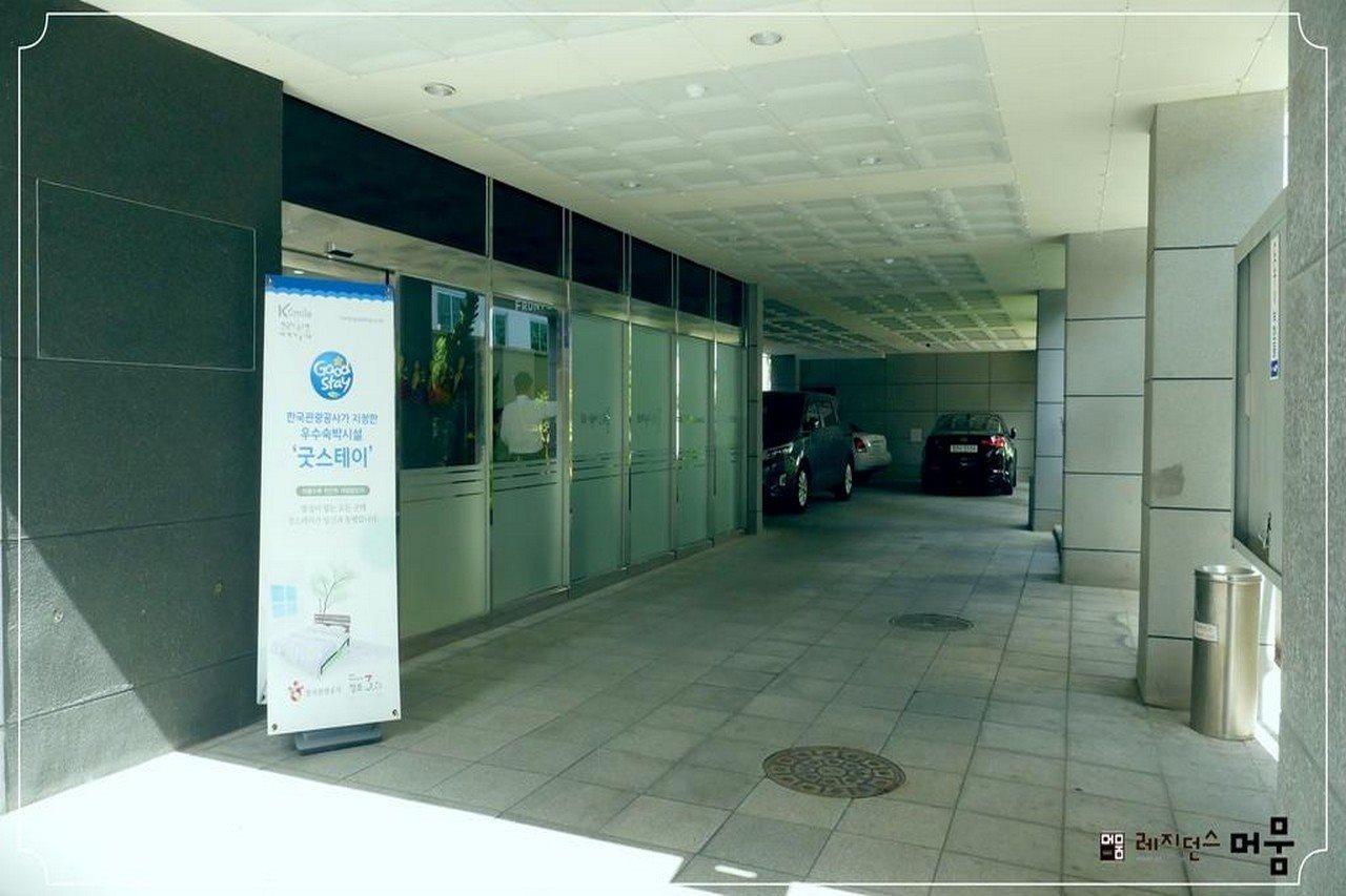 Residence Mumum Hotel Busan Bagian luar foto