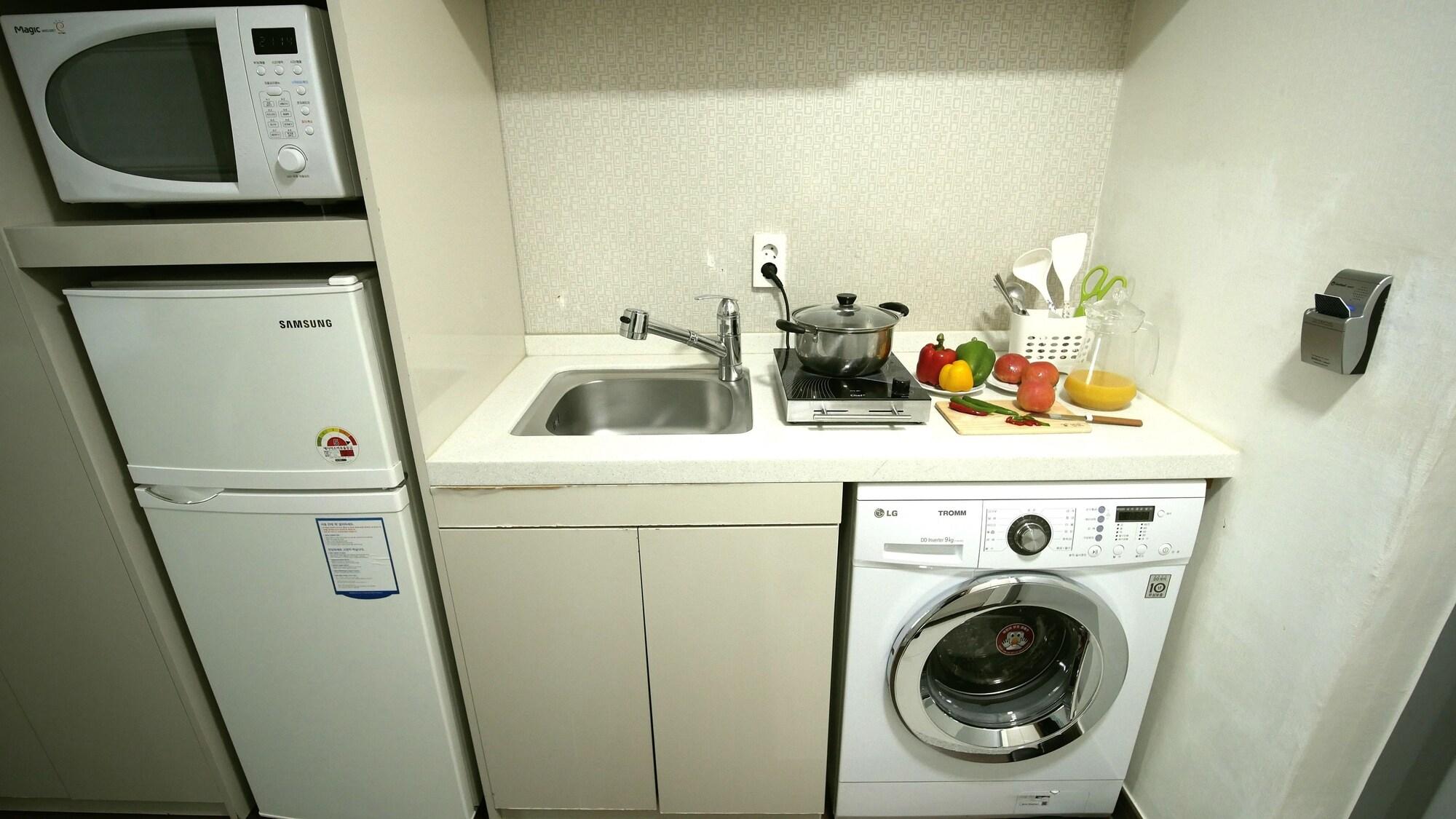 Residence Mumum Hotel Busan Bagian luar foto