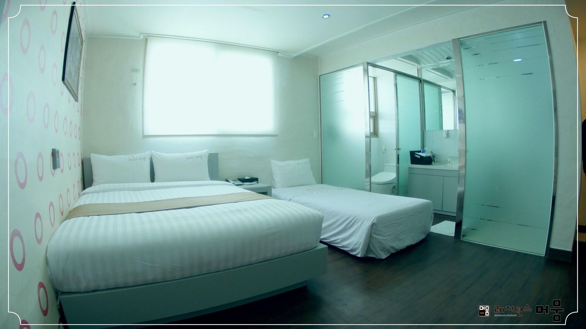 Residence Mumum Hotel Busan Bagian luar foto