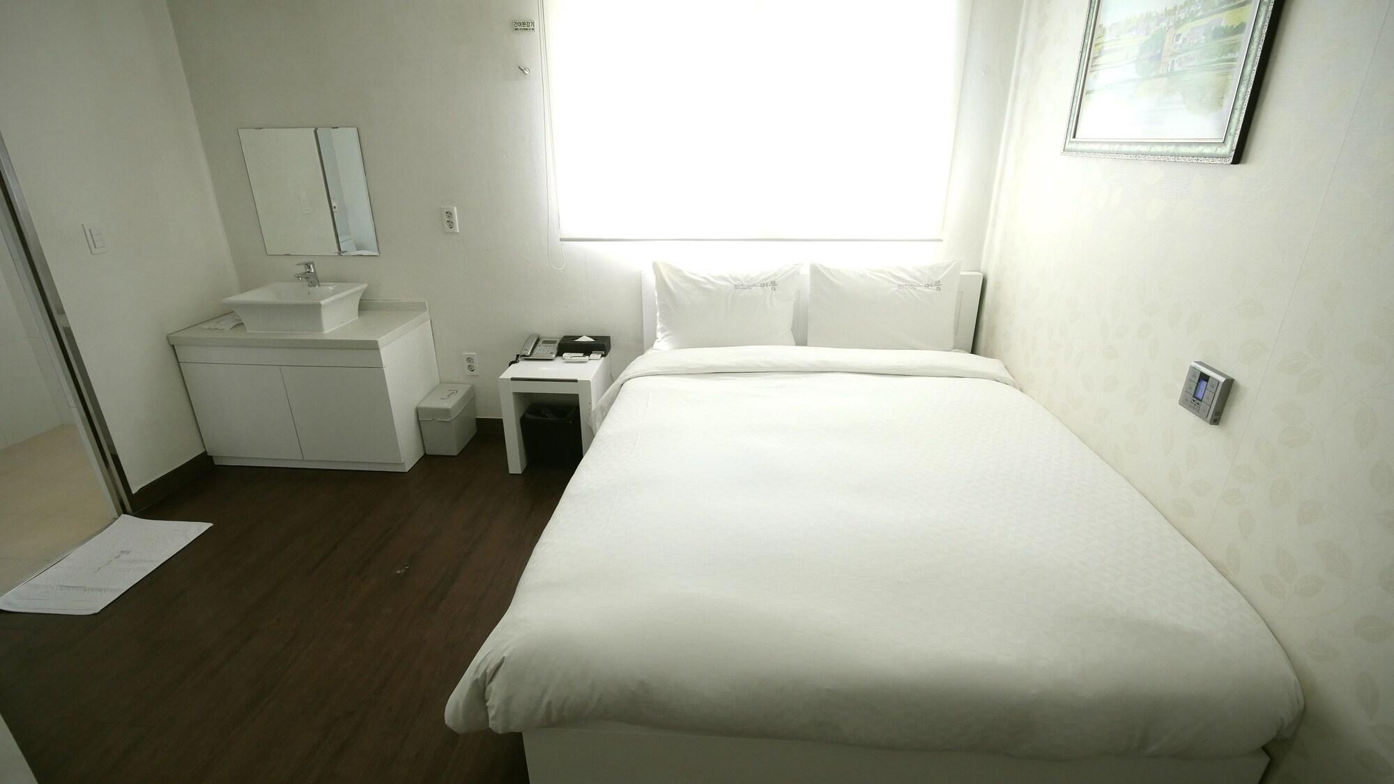 Residence Mumum Hotel Busan Bagian luar foto