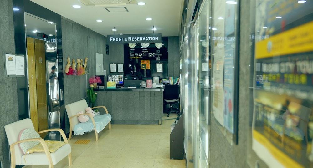 Residence Mumum Hotel Busan Bagian luar foto