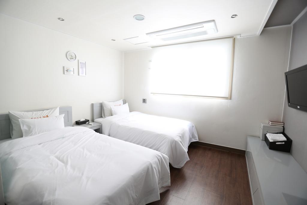 Residence Mumum Hotel Busan Bagian luar foto
