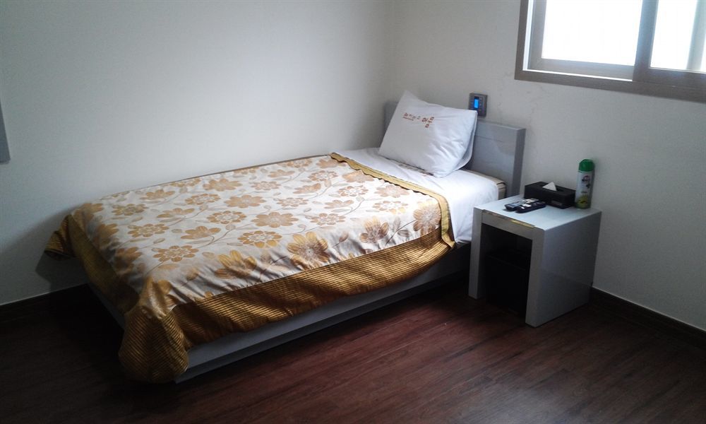Residence Mumum Hotel Busan Bagian luar foto