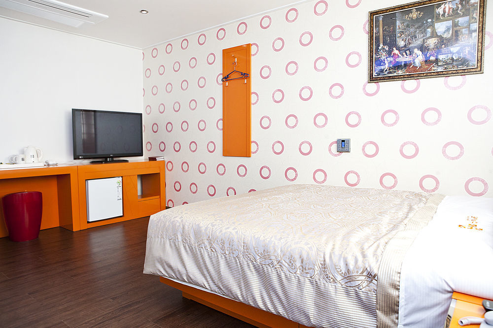 Residence Mumum Hotel Busan Bagian luar foto
