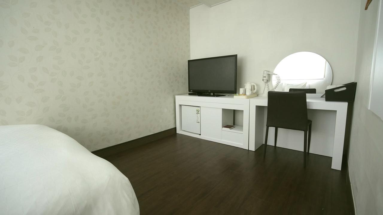 Residence Mumum Hotel Busan Bagian luar foto