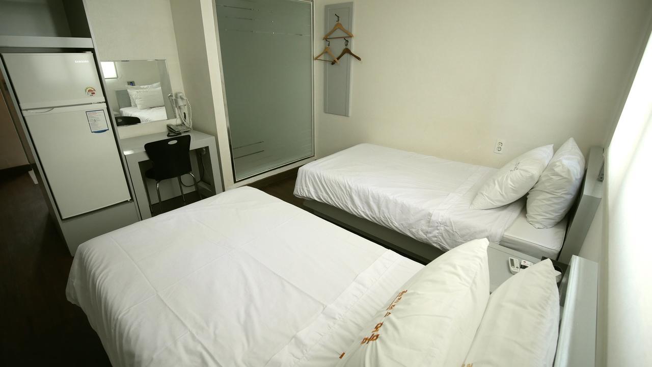 Residence Mumum Hotel Busan Bagian luar foto
